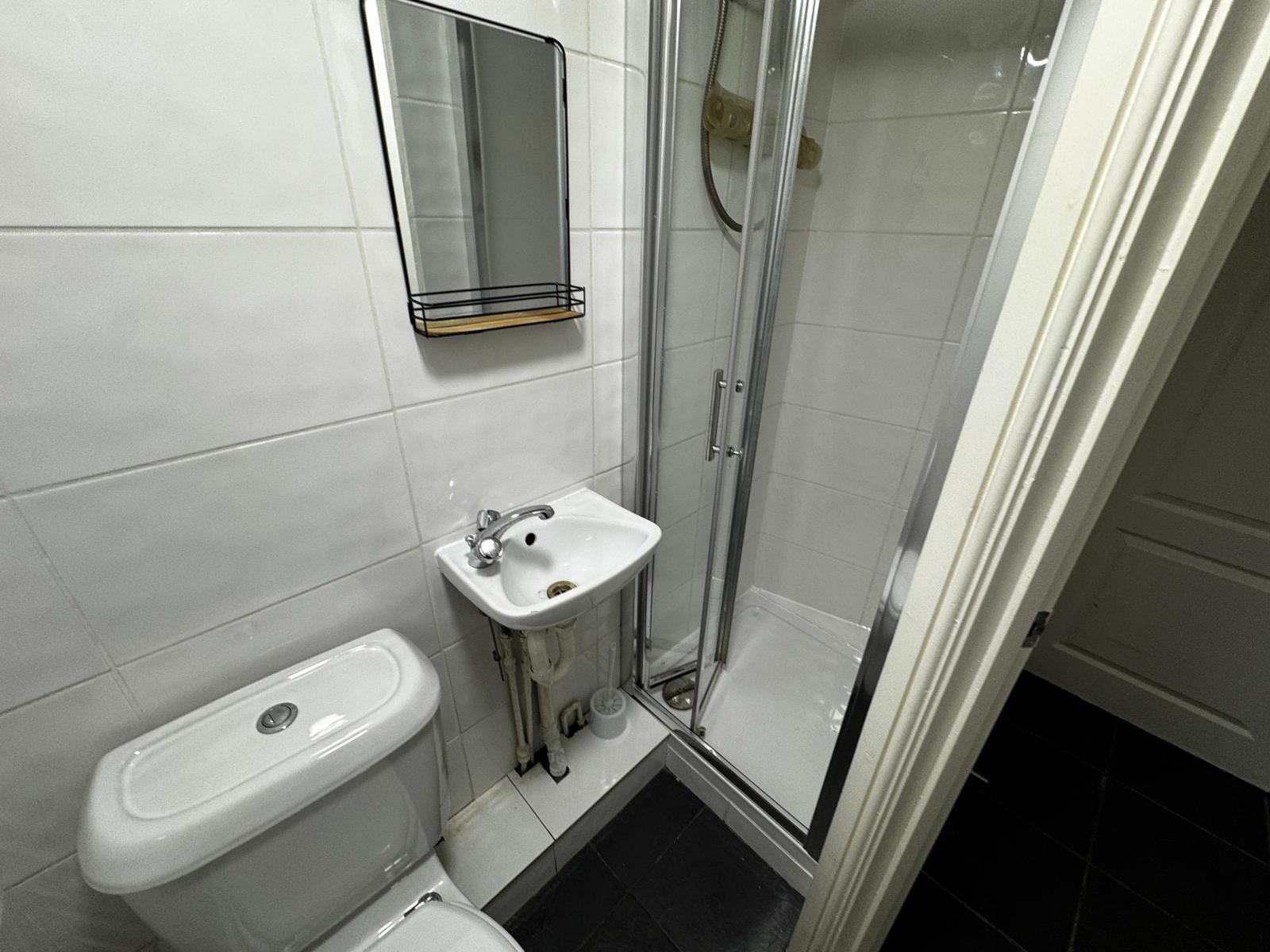 Well- locate, cozy studio - Image 11